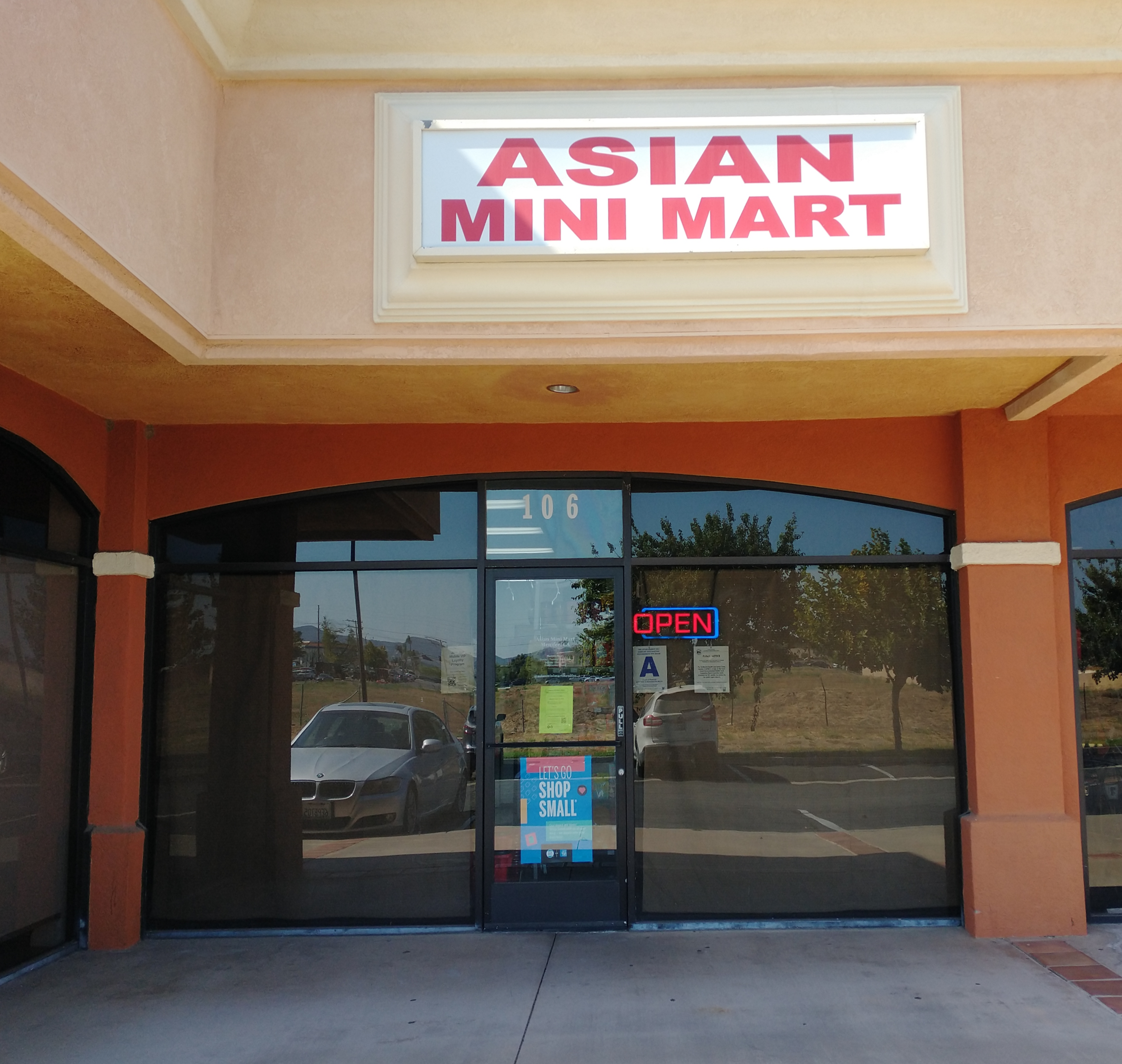 Front entrance of Asian Mini Mart in M.